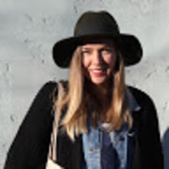 Meet your Posher, Samantha - Picture 1 of 1